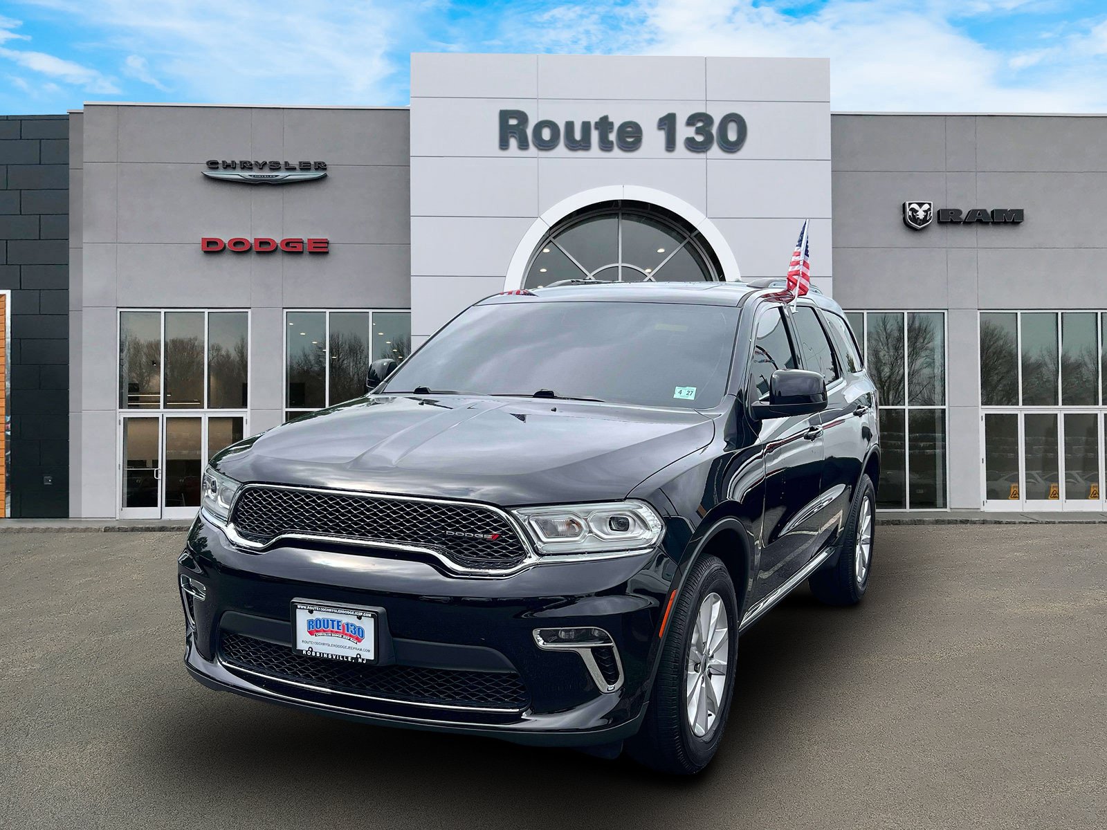 Used 2022 Dodge Durango SXT AWD/4WD image 2