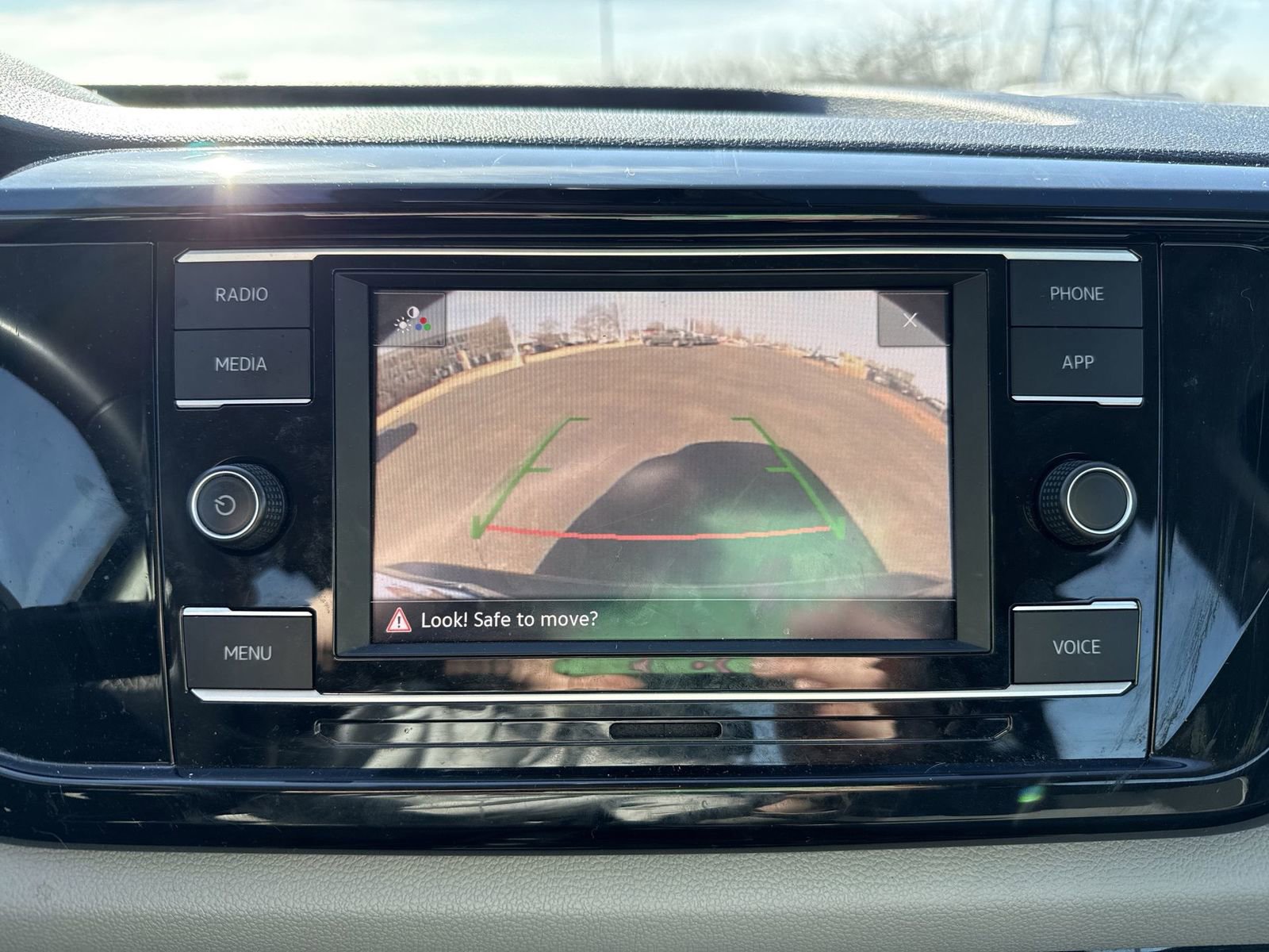 Used 2022 Volkswagen Taos S image 19