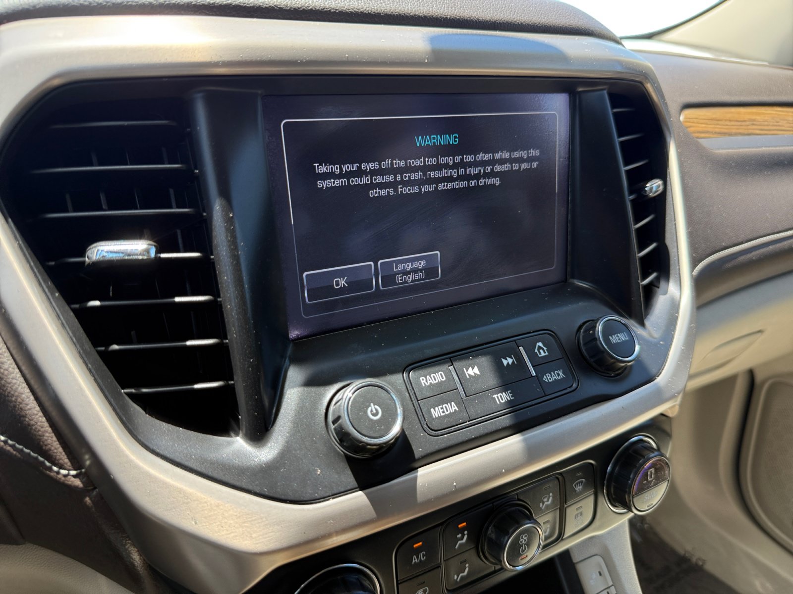 Used 2017 GMC Acadia Denali w/ Technology Package AWD/4WD image 12
