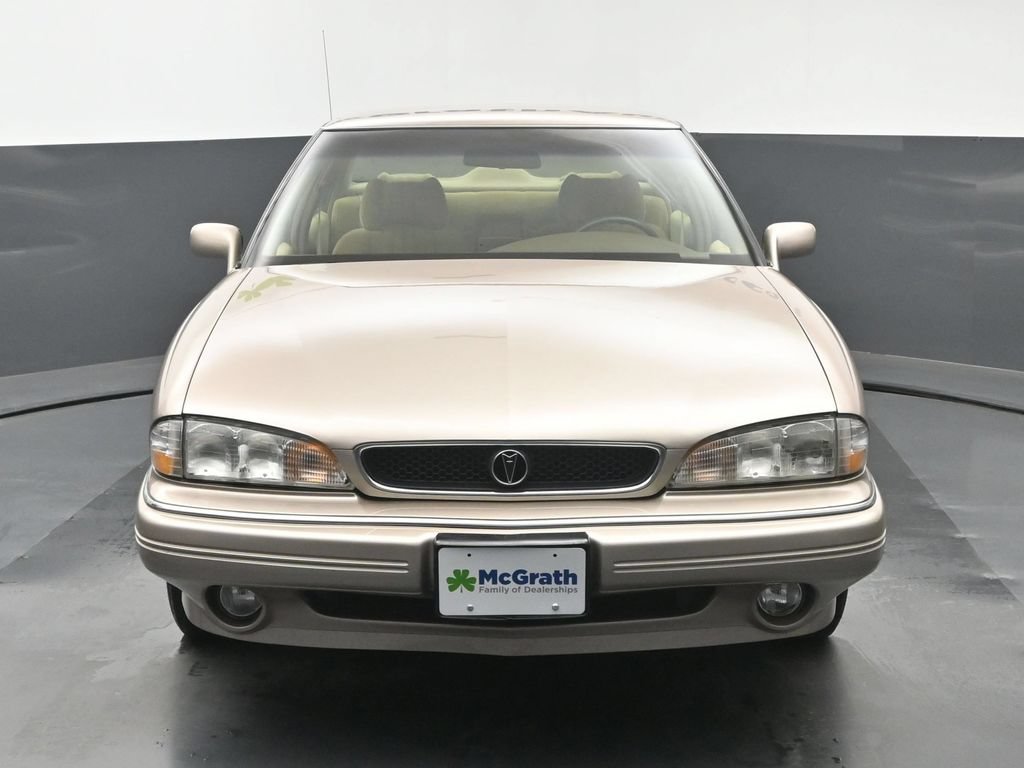 Used 1995 Pontiac Bonneville SE FWD image 6