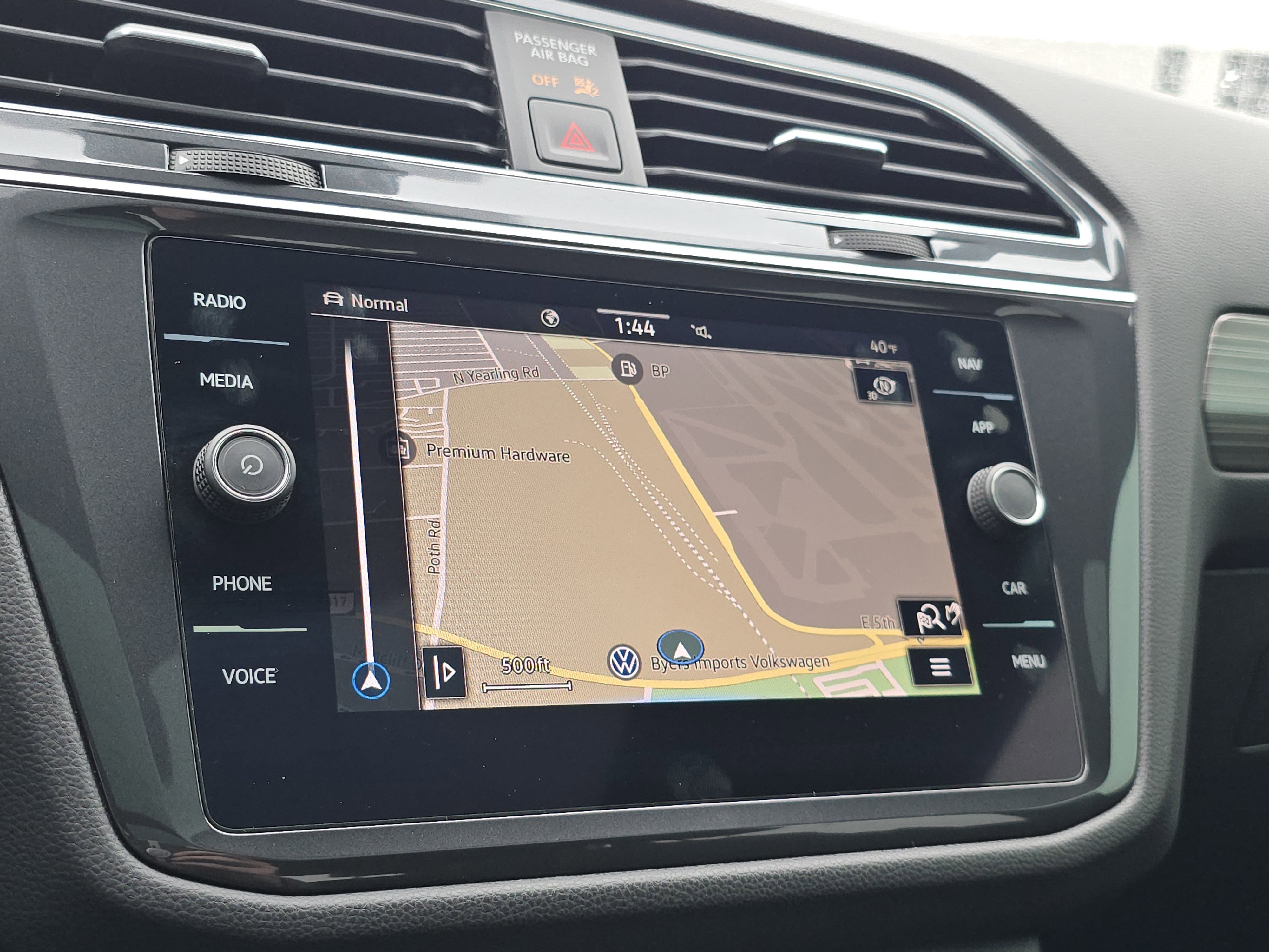 Certified 2022 Volkswagen Tiguan SEL R-Line image 10