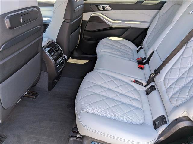 Used 2025 BMW X7 xDrive40i AWD/4WD image 21