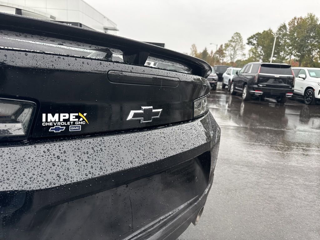 Used 2018 Chevrolet Camaro ZL1 image 28