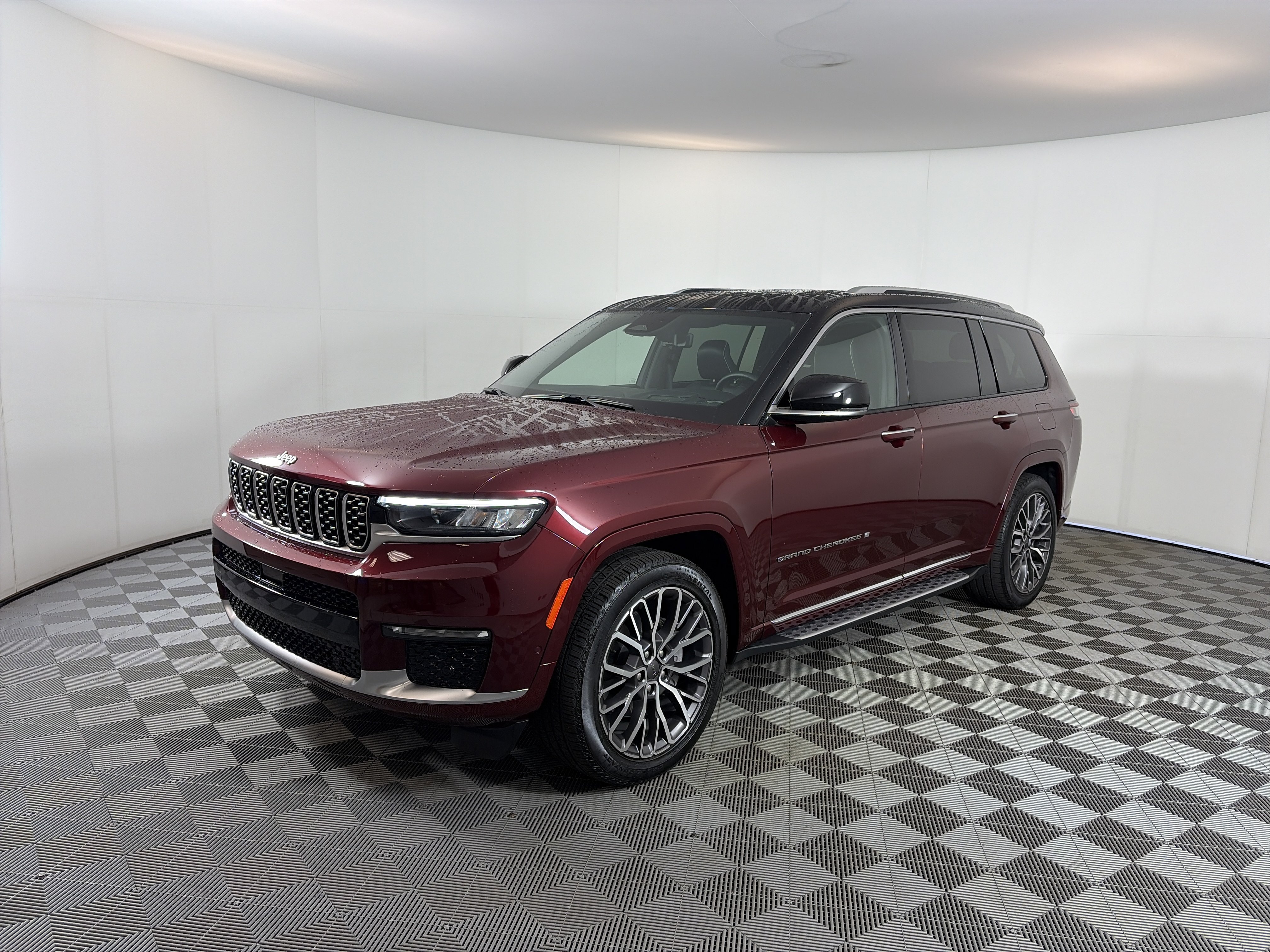 Used 2022 Jeep Grand Cherokee L Summit AWD/4WD image 2