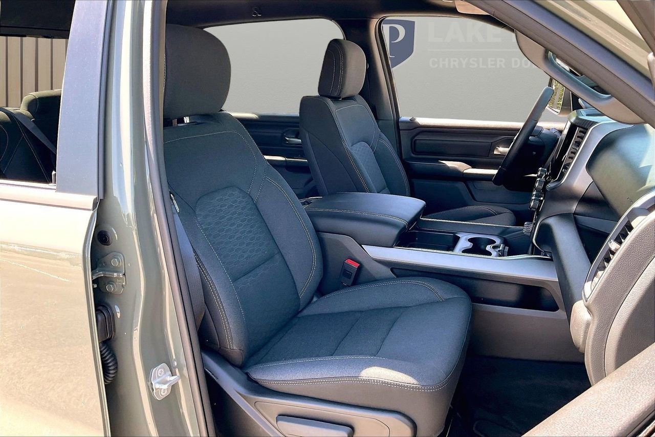 New 2026 RAM 1500 Express AWD/4WD image 23