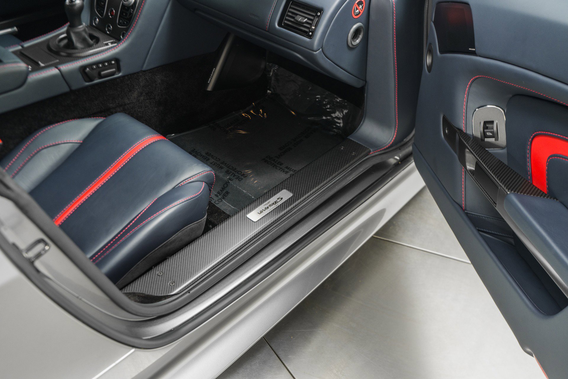 Used 2017 Aston Martin V12 Vantage S image 31