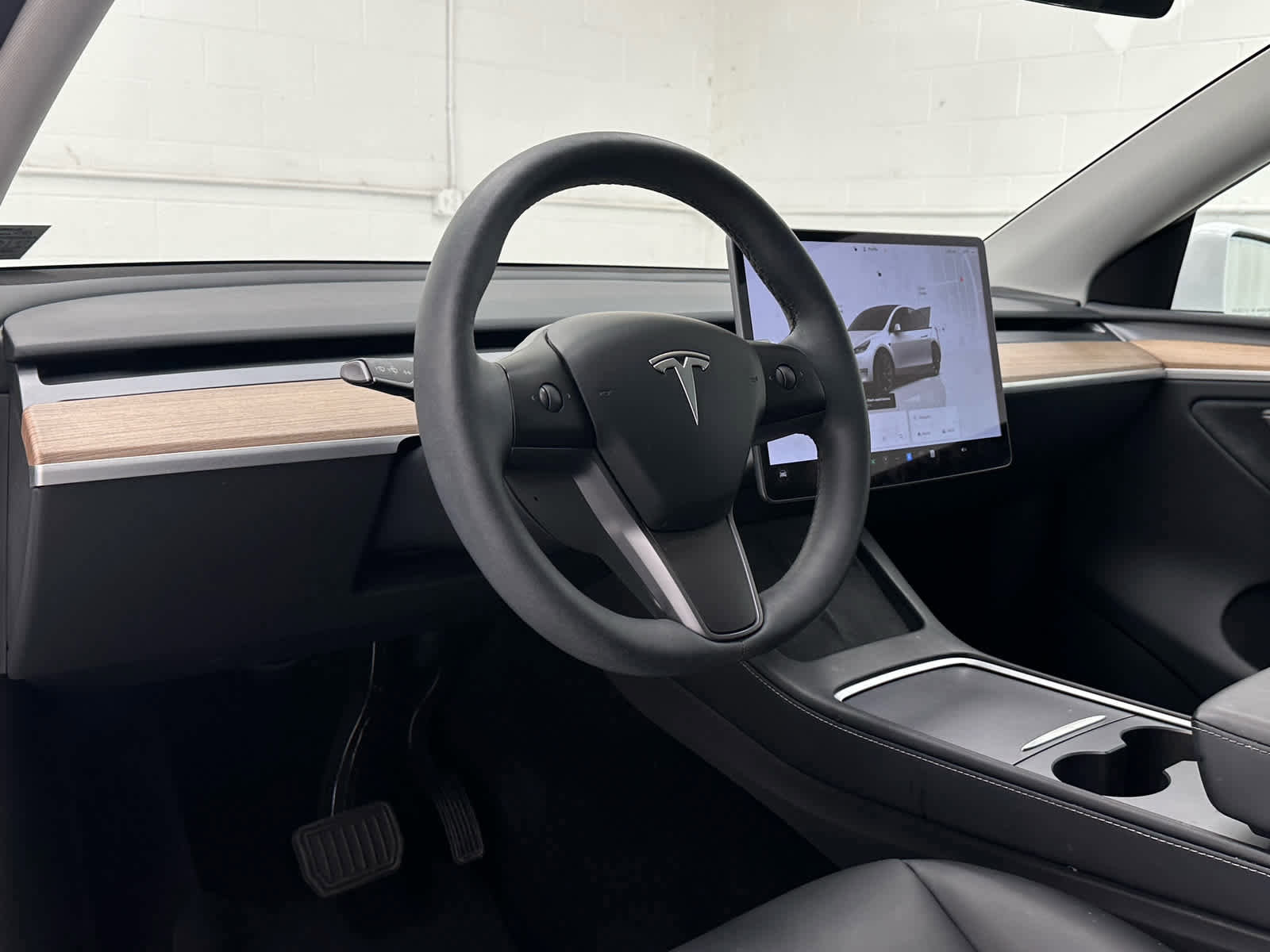 Used 2023 Tesla Model Y Long Range image 9