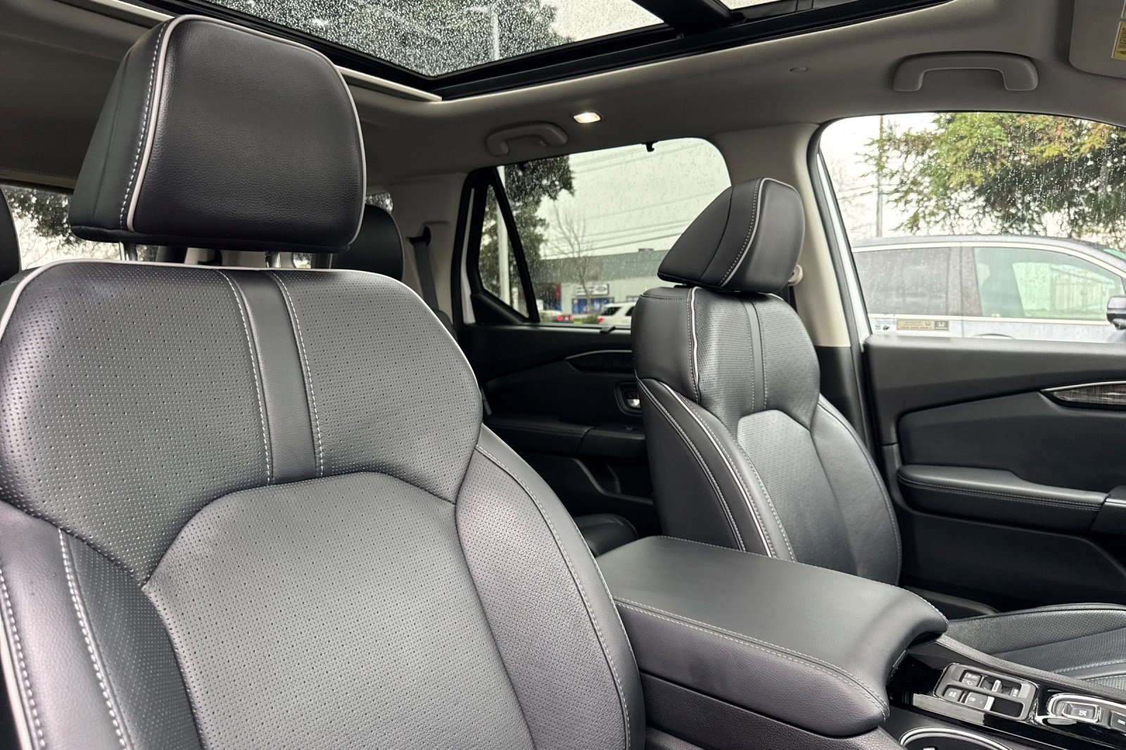 Used 2023 Honda Pilot Elite image 32