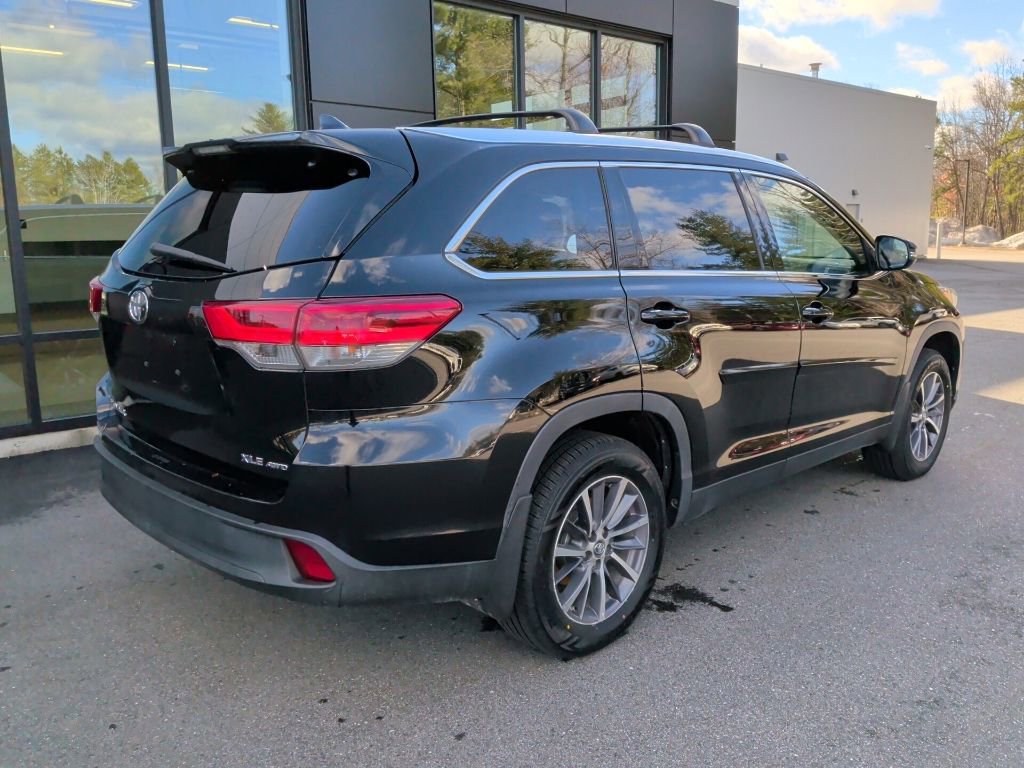 Used 2019 Toyota Highlander XLE image 7