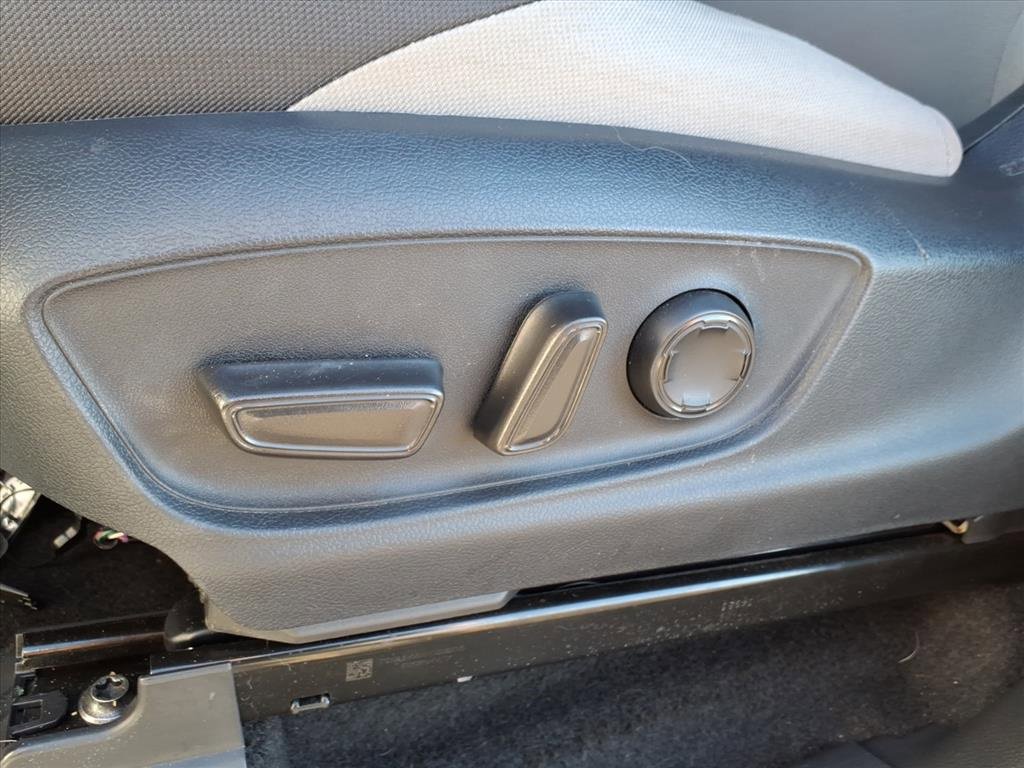 Used 2024 Toyota Tacoma TRD Off-Road image 4