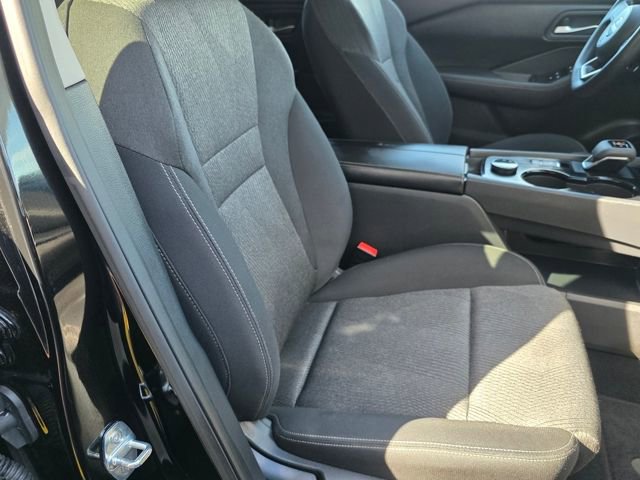 Used 2024 Nissan Rogue SV image 35