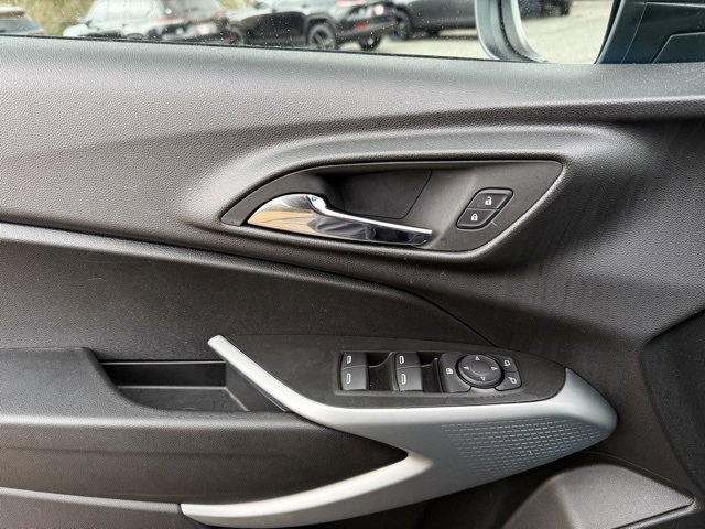 Used 2025 Chevrolet Trax LS image 14