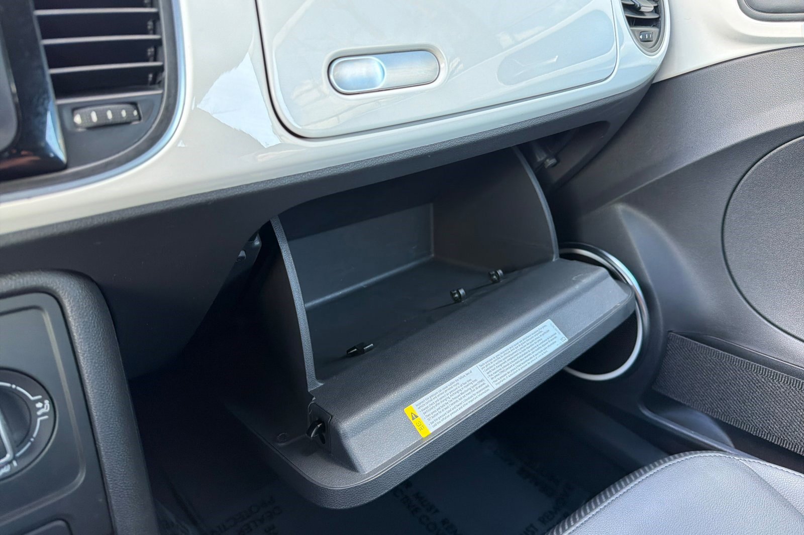 Used 2012 Volkswagen Beetle 2.5 image 36