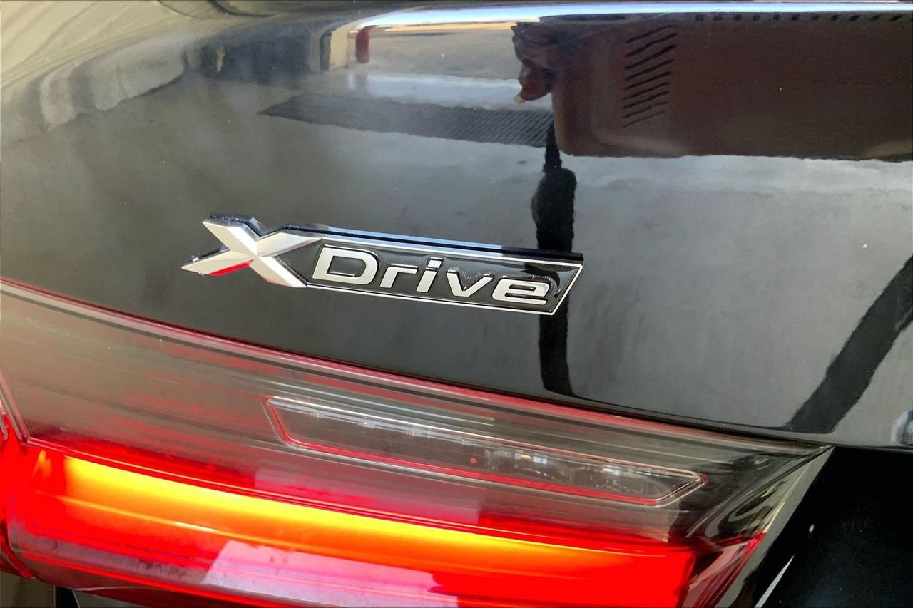 Used 2025 BMW 330i xDrive Sedan AWD/4WD image 31