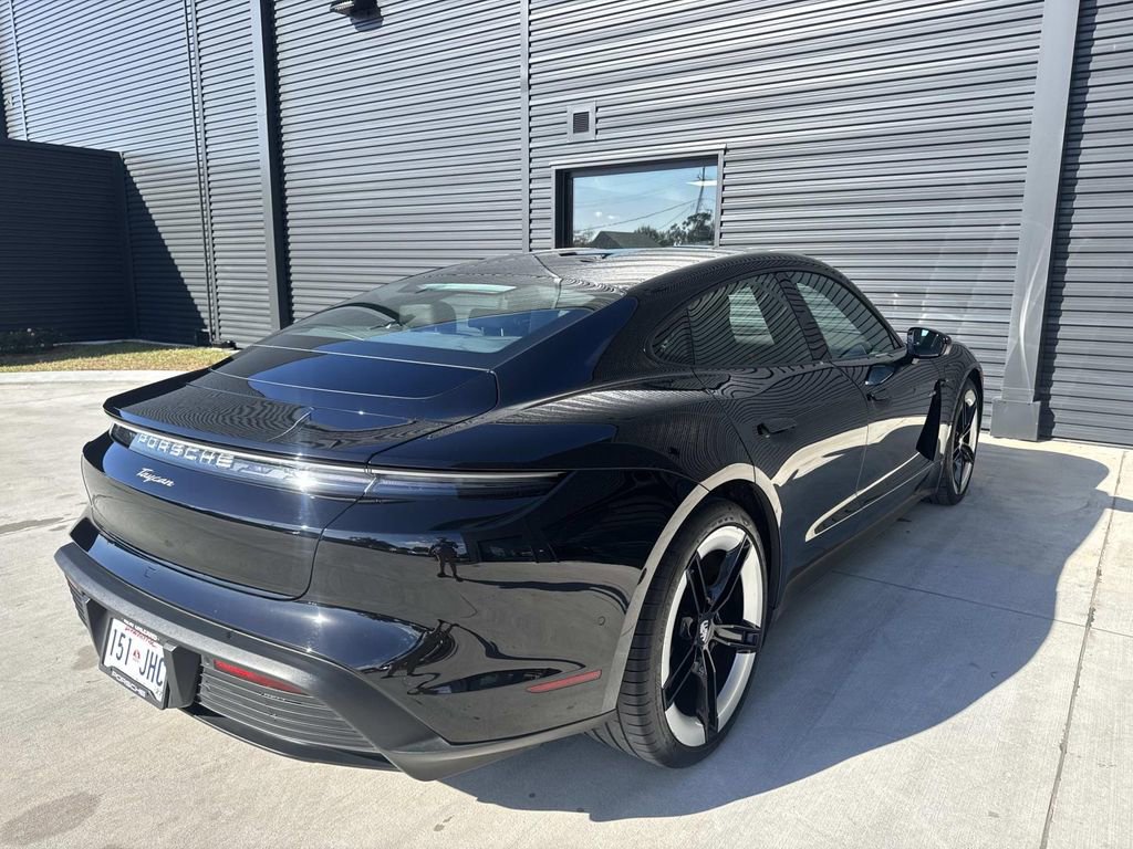 Used 2025 Porsche Taycan image 11