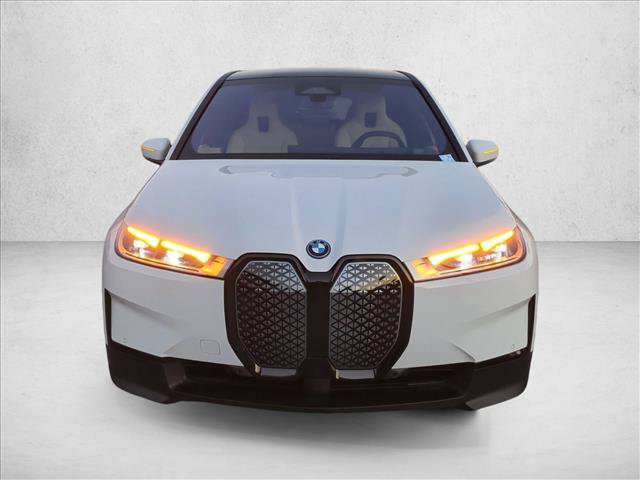 Used 2023 BMW iX xDrive50 AWD/4WD image 2