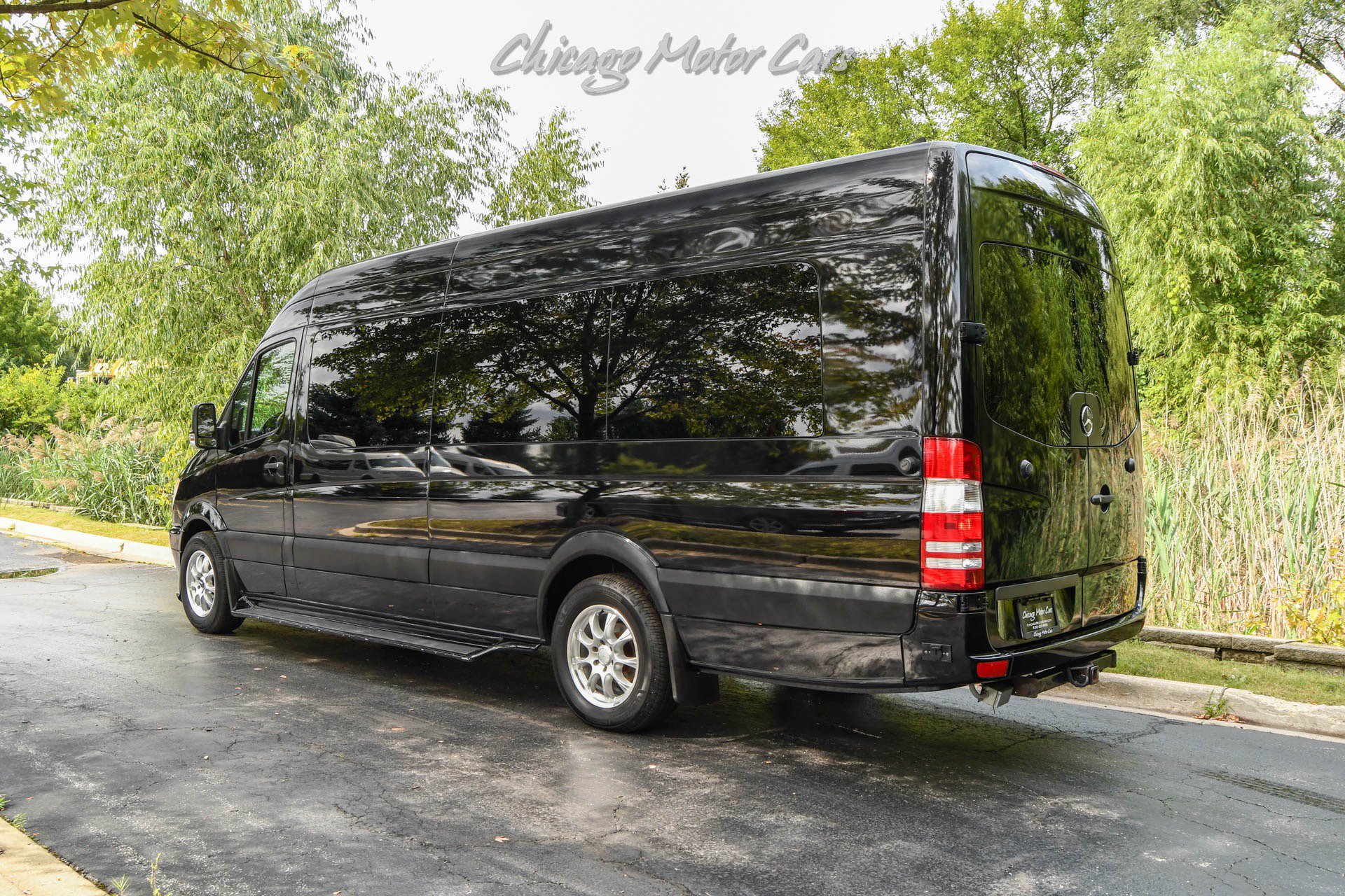Used 2011 Freightliner Sprinter 2500 RWD image 3