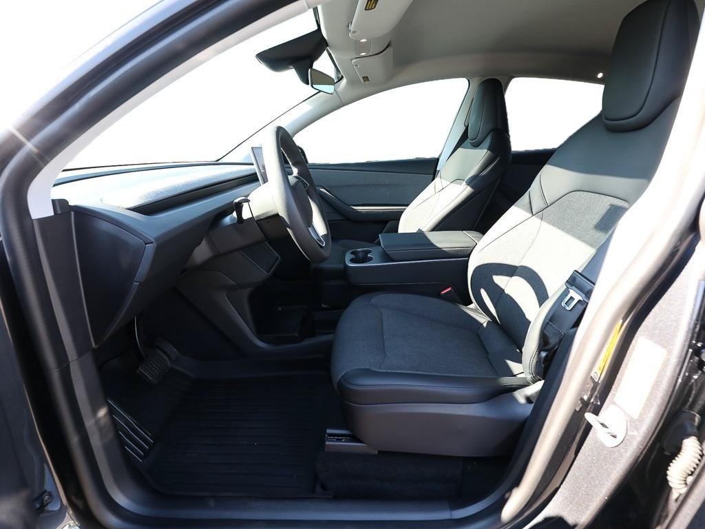 Used 2026 Tesla Model Y Long Range AWD/4WD image 13