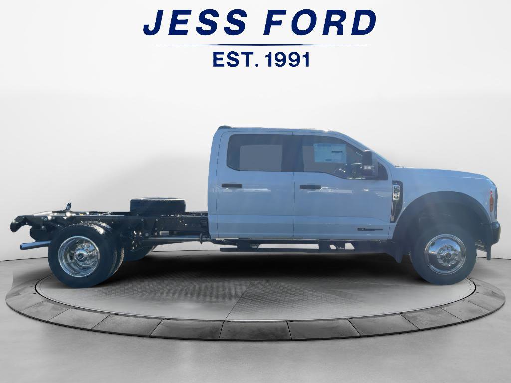 New 2026 Ford F550 4x4 Crew Cab image 6
