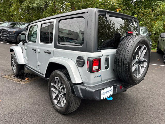 Used 2024 Jeep Wrangler Unlimited w/ Convenience Group AWD/4WD image 24