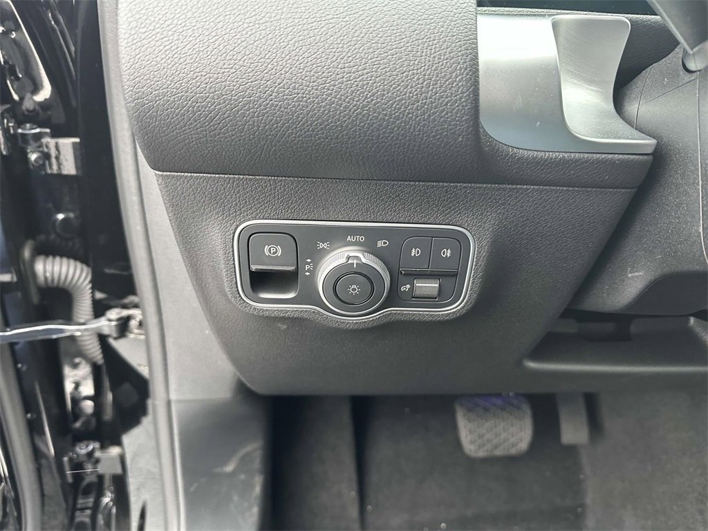 Certified 2025 Mercedes-Benz GLE 450 4MATIC image 13