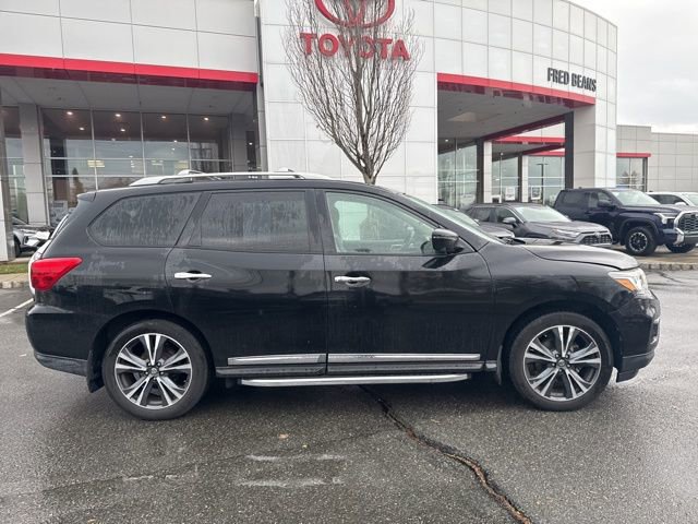 Used 2019 Nissan Pathfinder Platinum image 4