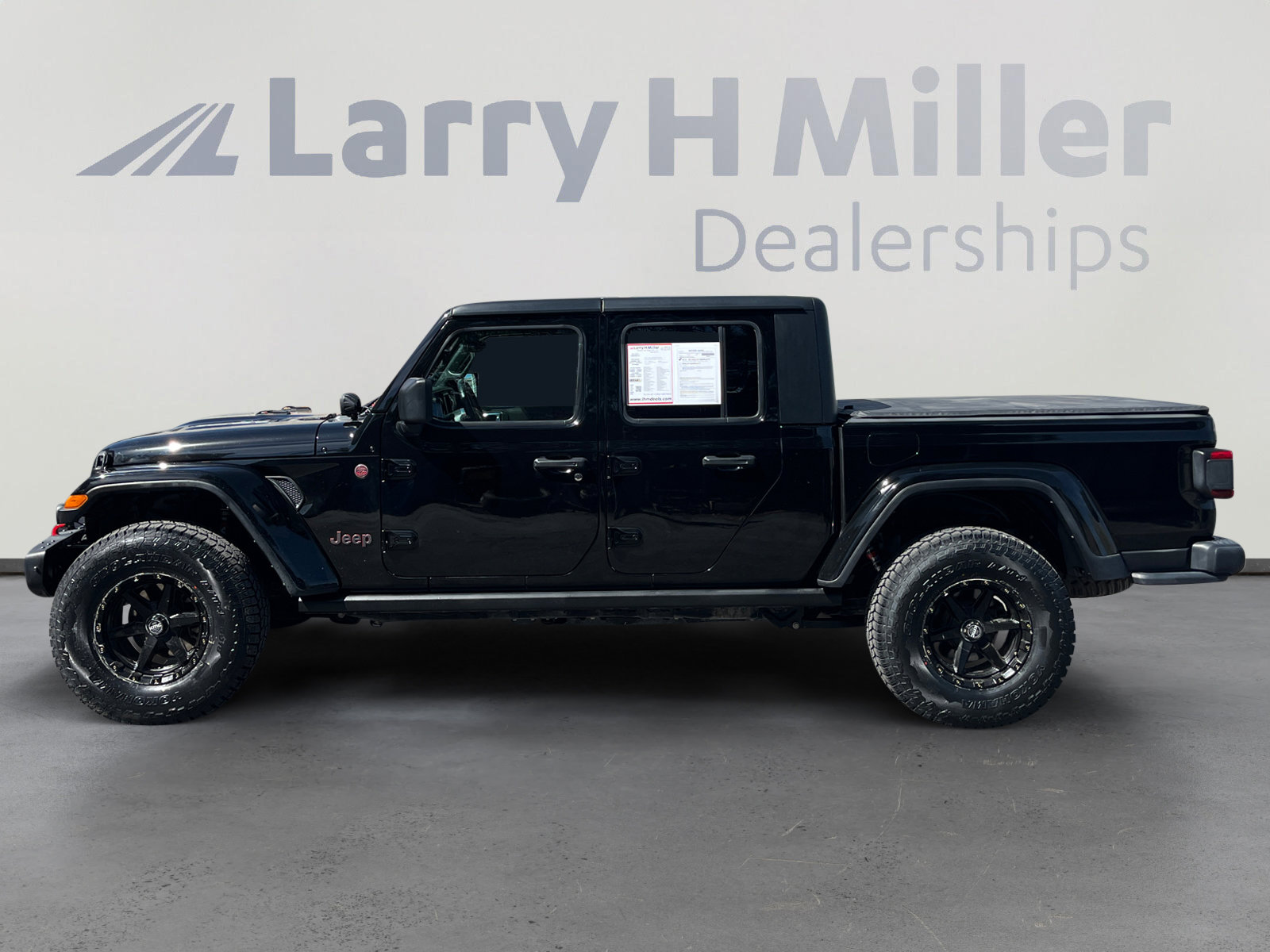 Used 2022 Jeep Gladiator Rubicon w/ LED Lighting Group image 2