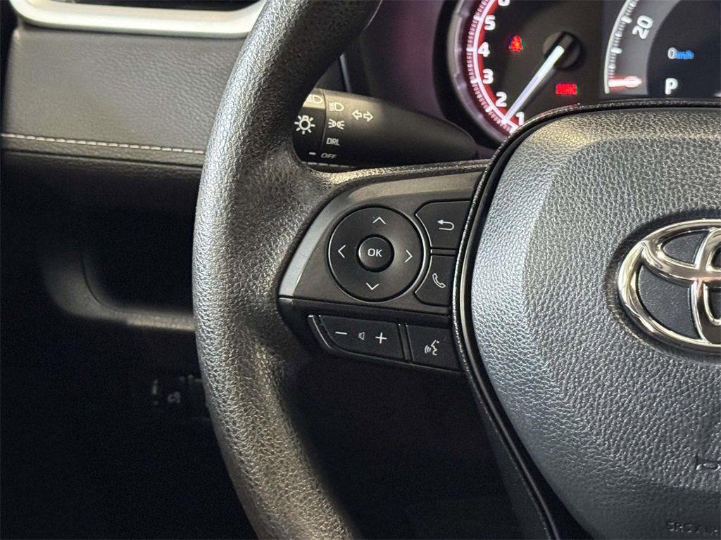 Used 2023 Toyota RAV4 LE image 28