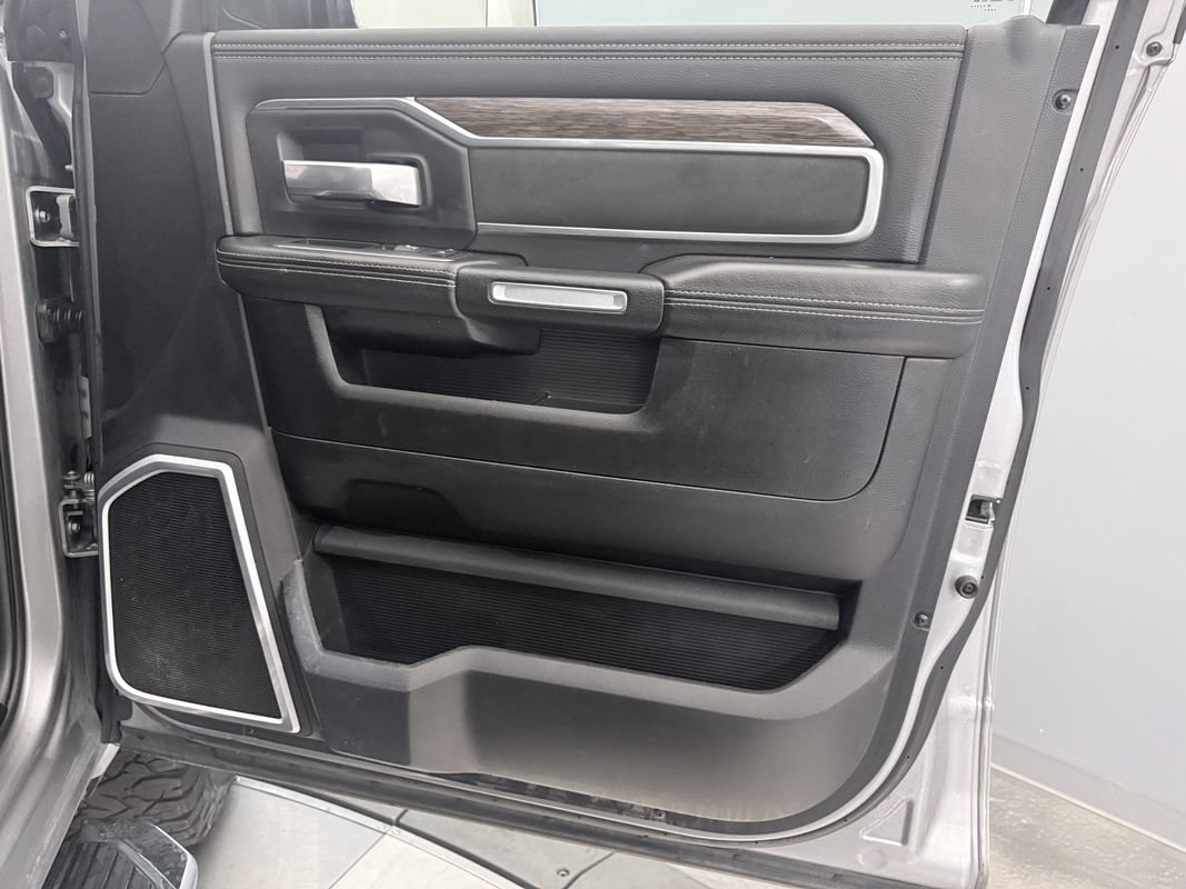 Used 2019 RAM 3500 Laramie AWD/4WD image 14