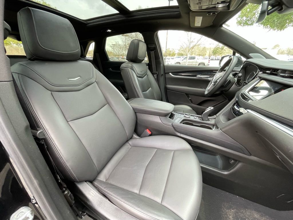 Used 2025 Cadillac XT5 Premium Luxury image 32