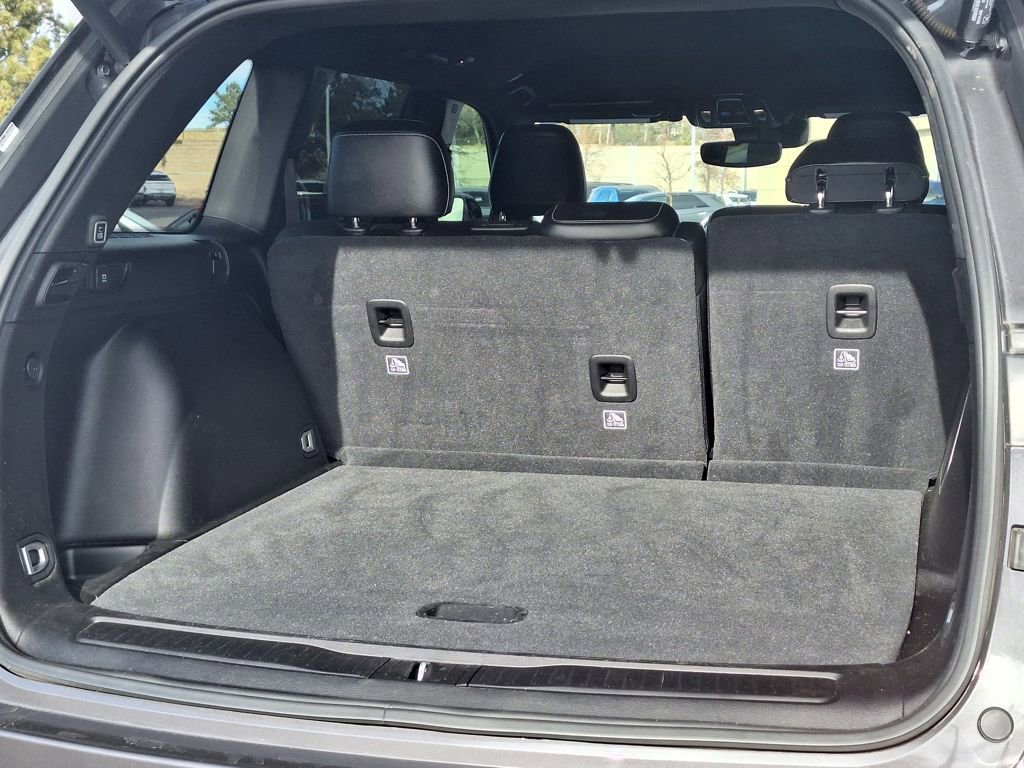 Used 2024 Jeep Grand Cherokee Limited w/ Black Appearance Package image 30