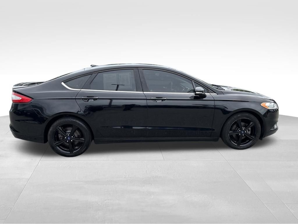 Used 2016 Ford Fusion SE FWD image 6