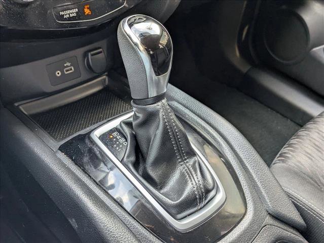 Used 2018 Nissan Rogue SV image 12
