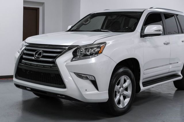 Used 2015 Lexus GX 460 w/ Navigation Package image 8
