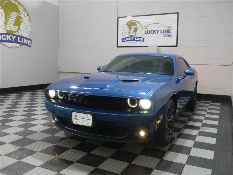 Used 2020 Dodge Challenger SXT w/ Plus Package image 4
