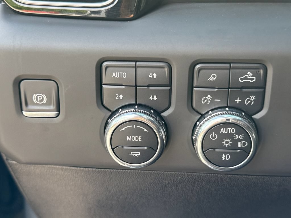 Used 2025 GMC Sierra 2500 AT4 w/ AT4 Premium Plus Package AWD/4WD image 24