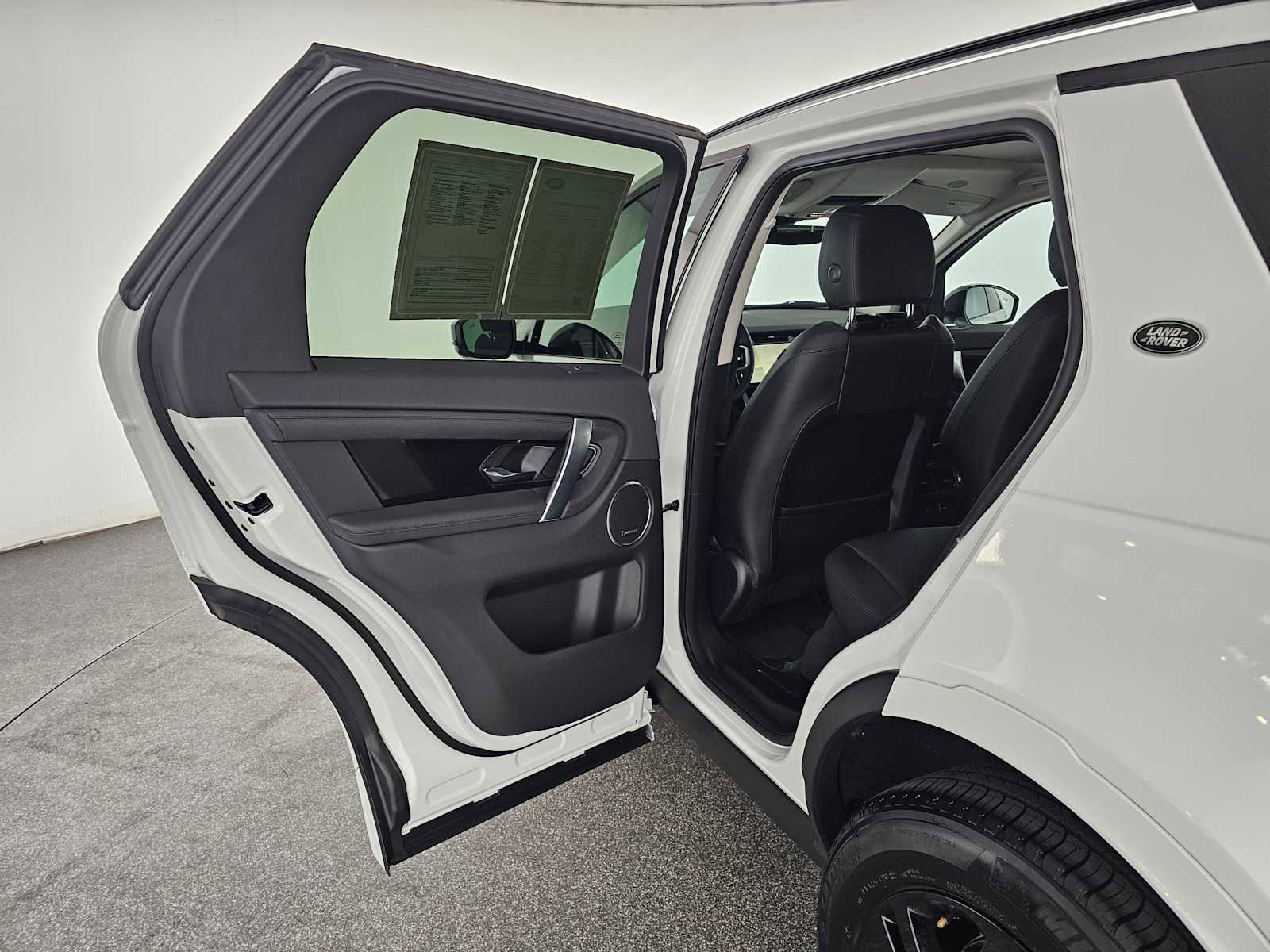 Used 2024 Land Rover Discovery Sport S image 15