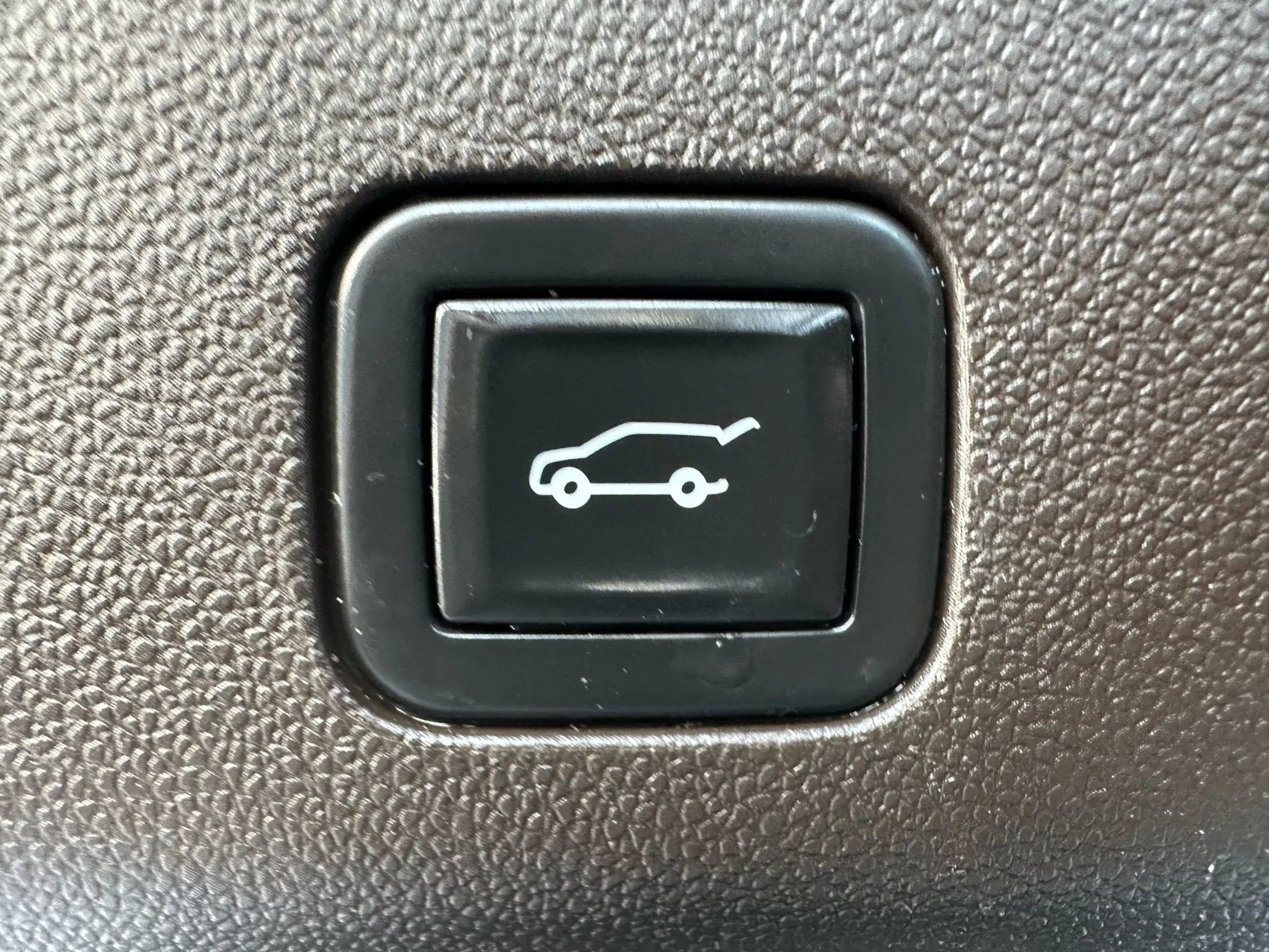 Used 2021 GMC Yukon SLT w/ SLT Luxury Plus Package image 32