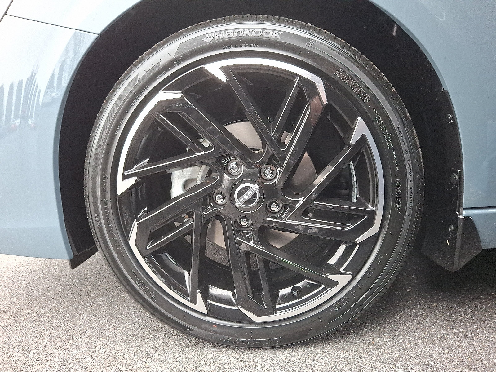 New 2026 Nissan Sentra SR w/ SR Premium Package FWD image 4