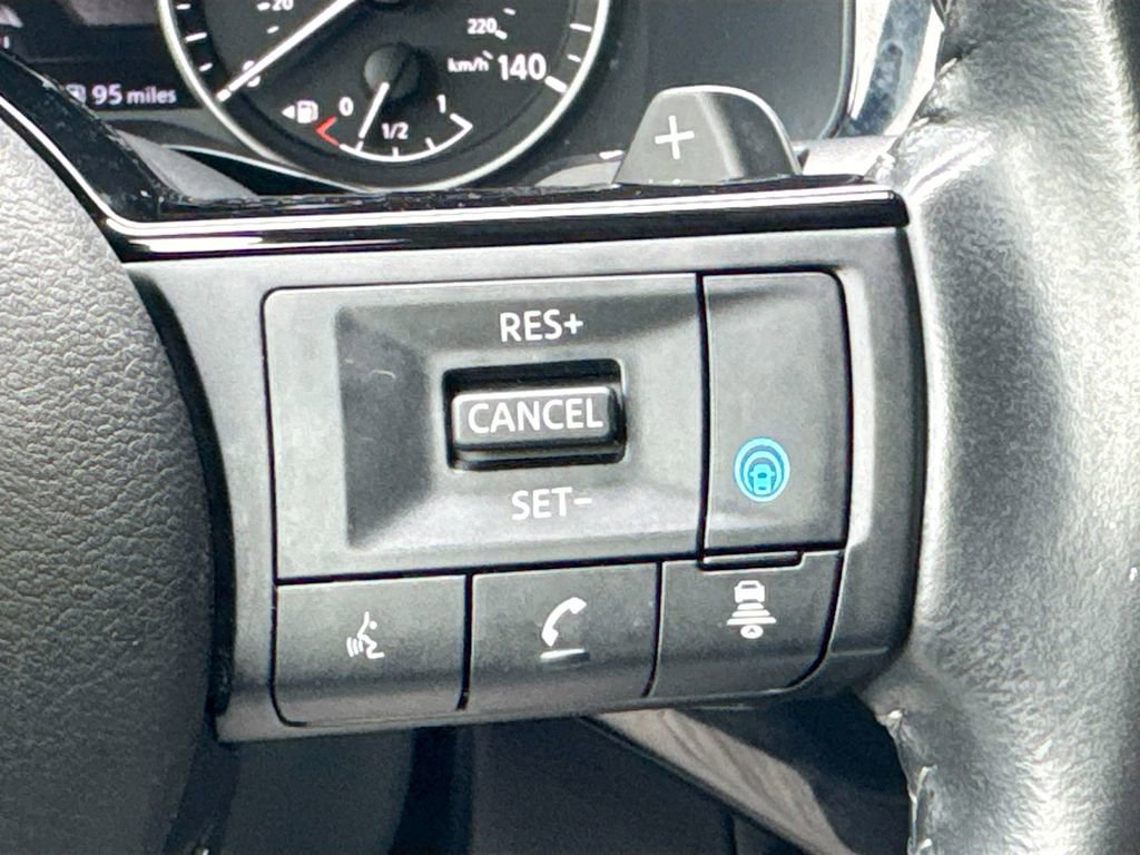 Used 2023 Nissan Pathfinder SV AWD/4WD image 11