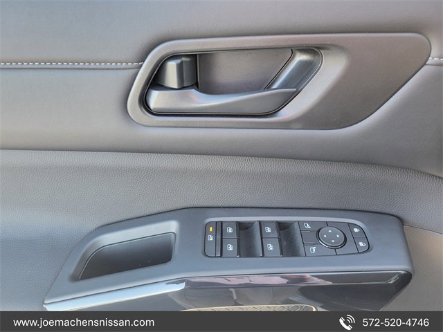 New 2025 Nissan Pathfinder SV image 26