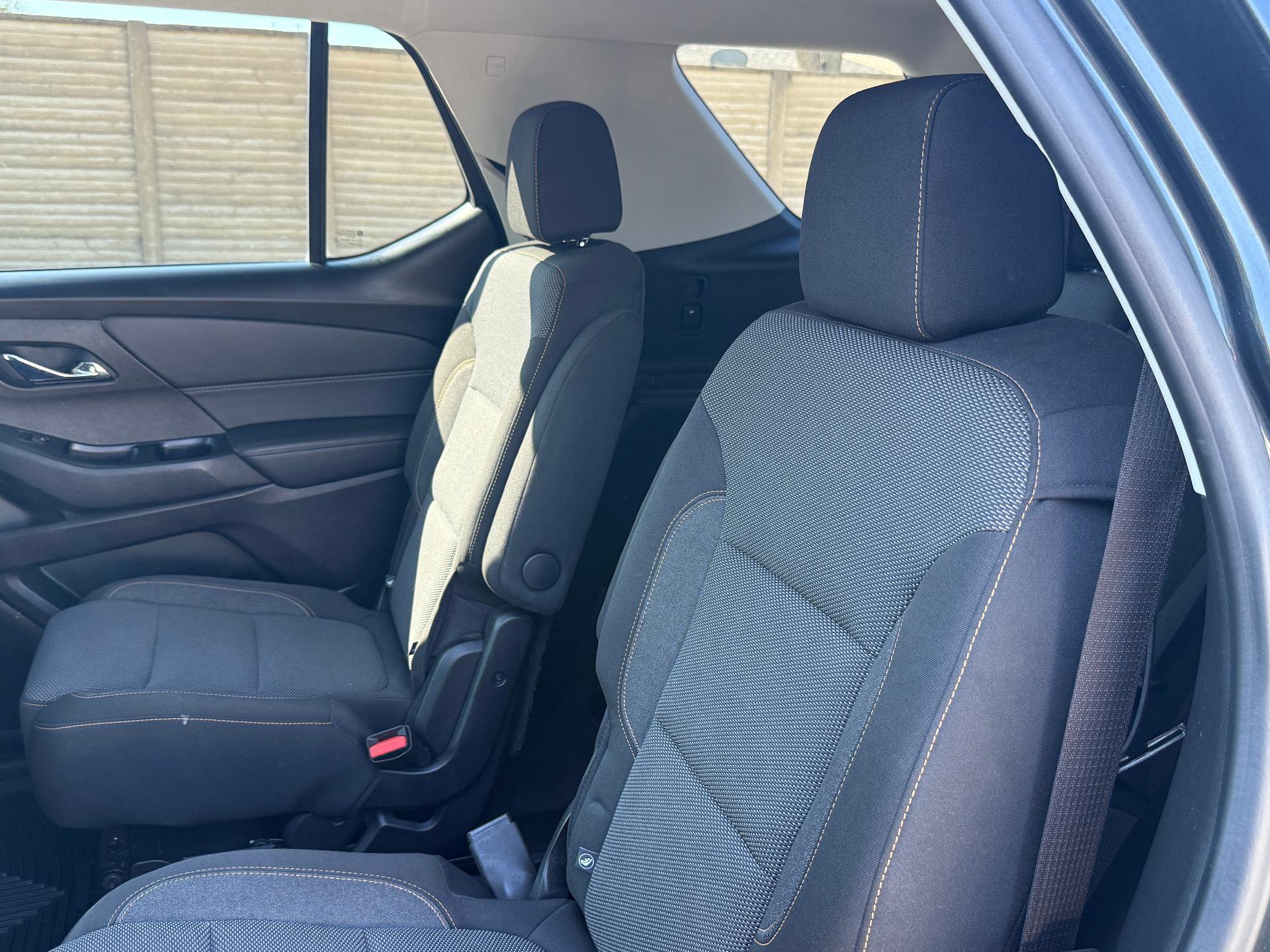 Used 2020 Chevrolet Traverse LT image 21