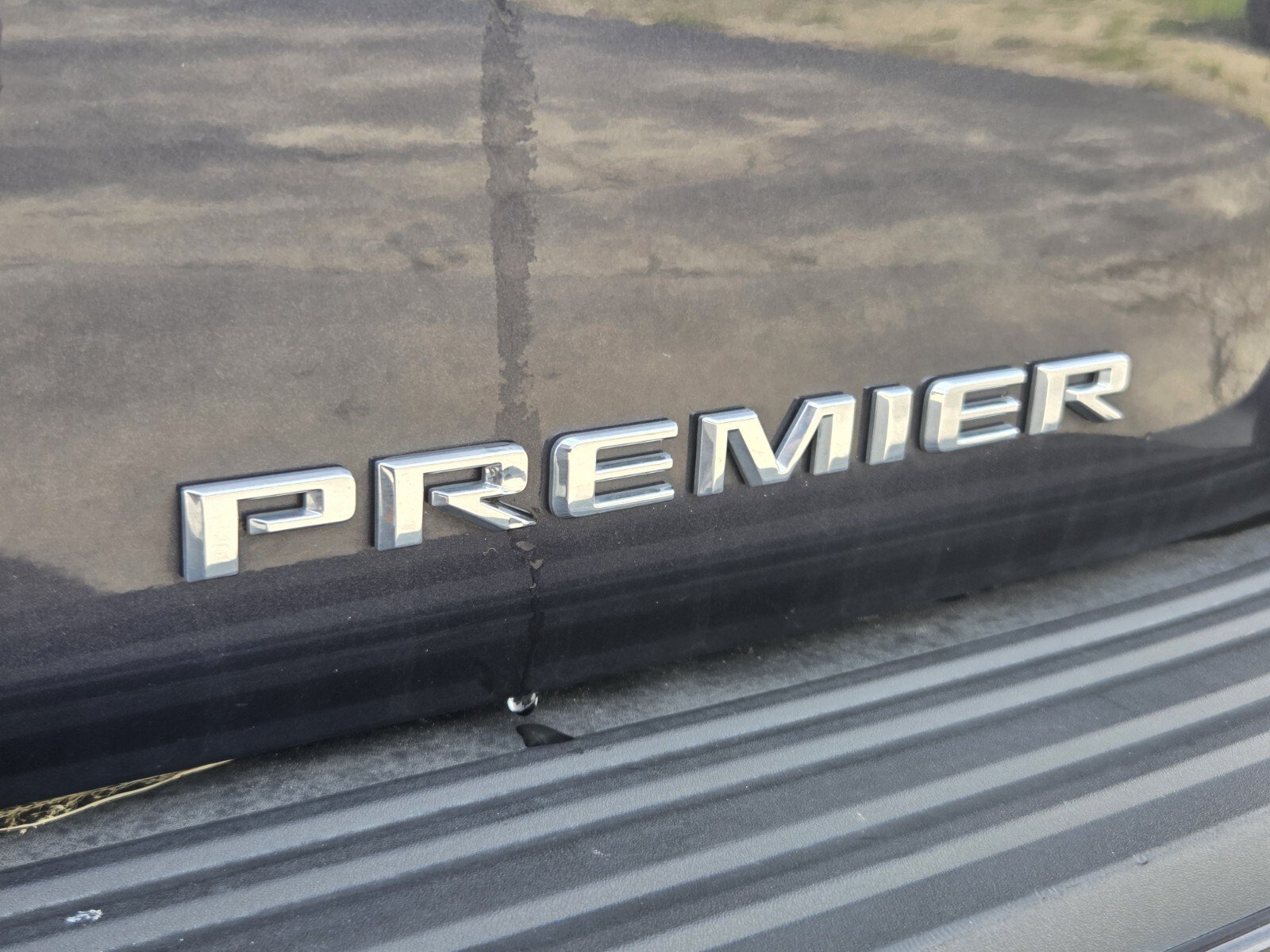 Used 2026 Chevrolet Suburban Premier AWD/4WD image 16