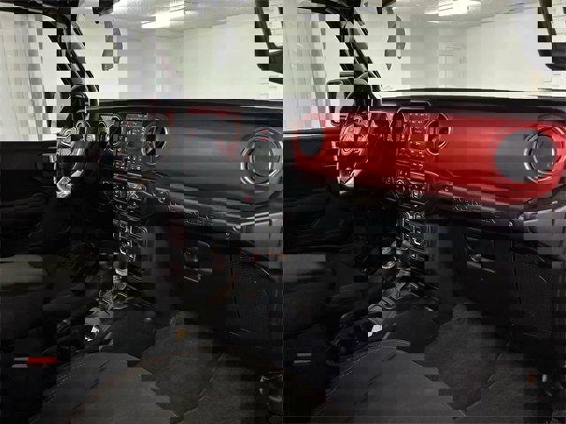 Used 2022 Jeep Wrangler Unlimited Rubicon w/ Cold Weather Group image 29