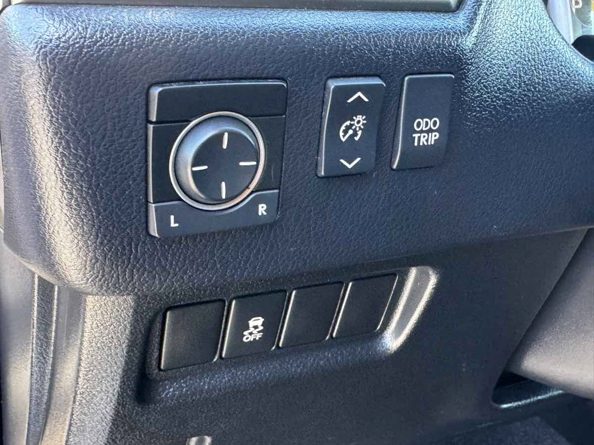 Used 2014 Lexus GX 460 AWD/4WD image 24