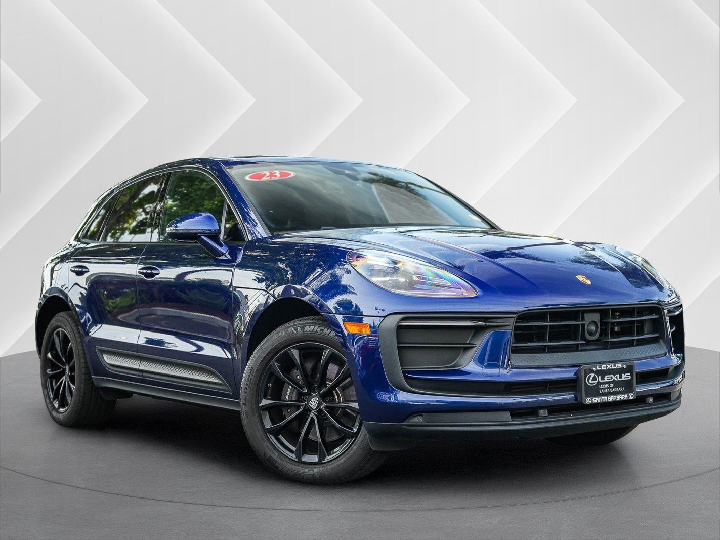 Used 2023 Porsche Macan AWD/4WD image 1
