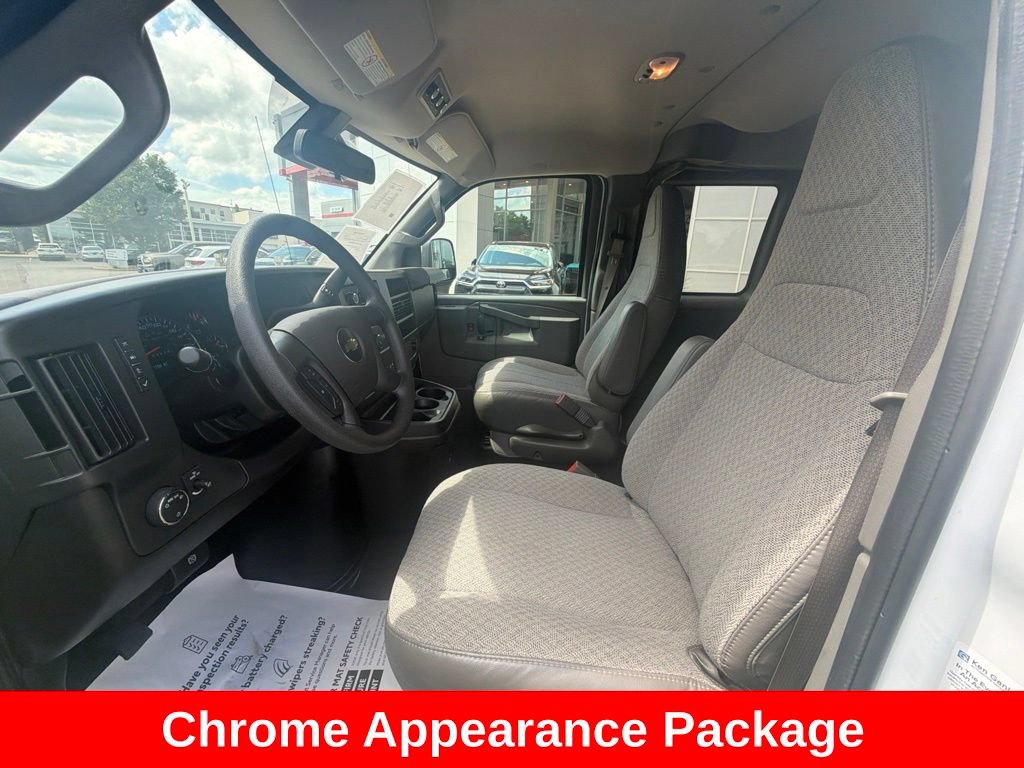 Used 2025 Chevrolet Express 3500 LT w/ LT Preferred Equipment Group RWD image 11