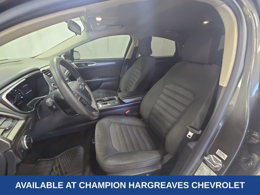 Used 2017 Ford Fusion SE w/ Fusion SE Technology Package FWD image 26