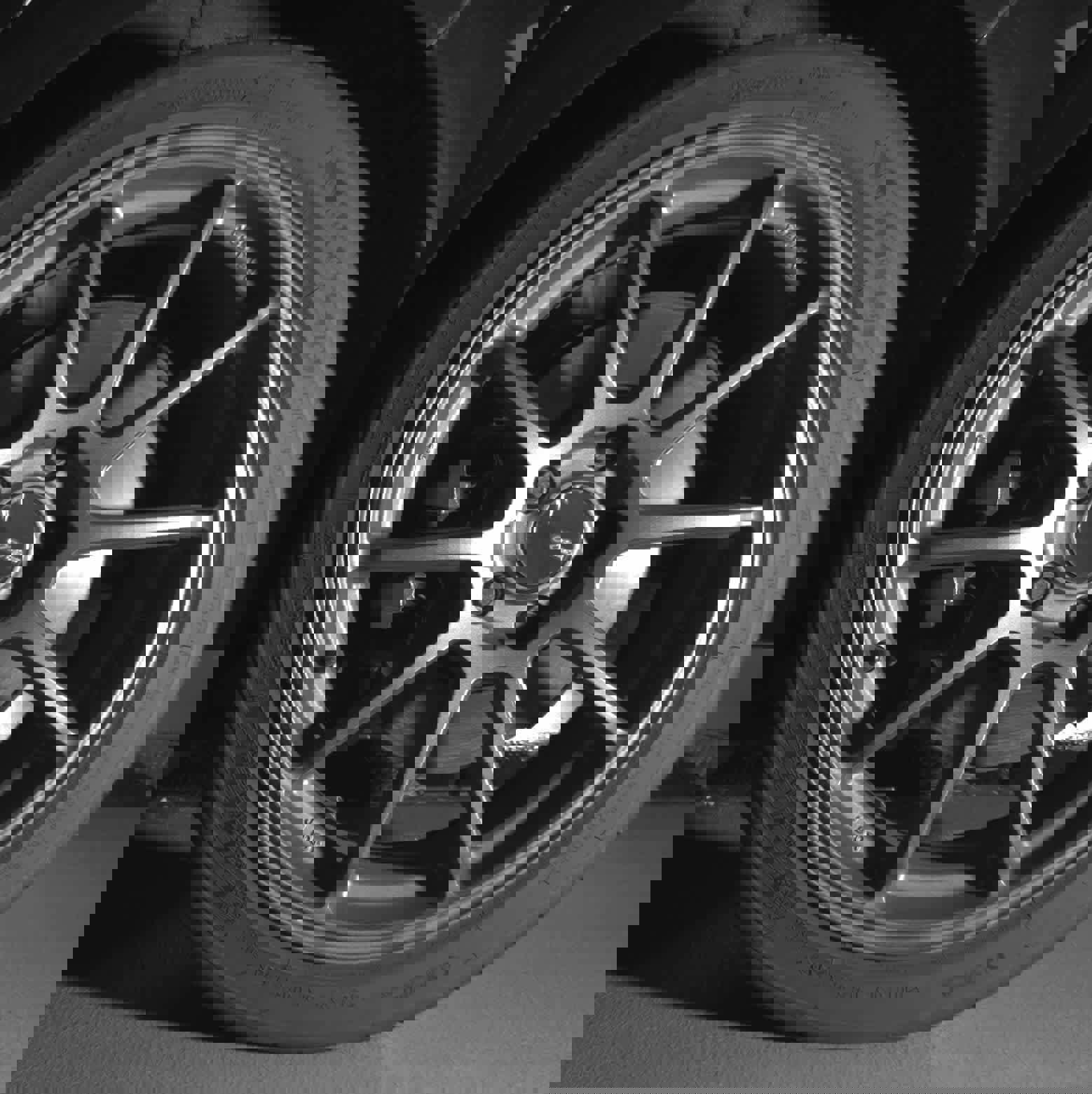 Used 2019 Volkswagen Golf R 4-Door image 15