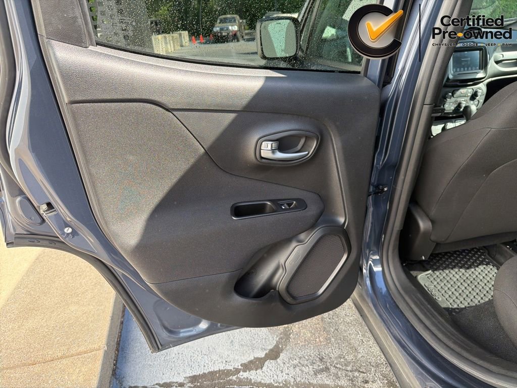 Used 2021 Jeep Renegade Latitude w/ Convenience Group AWD/4WD image 30